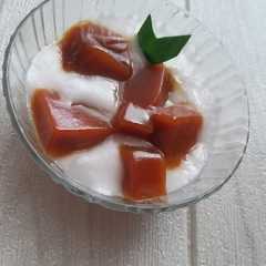 A picture of Kue keranjang ikut mandi.