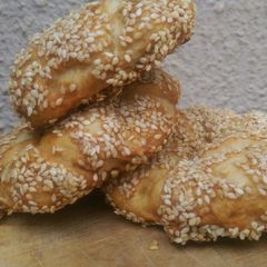 A picture of Simit.