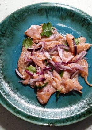 Una foto de Ceviche de salmón