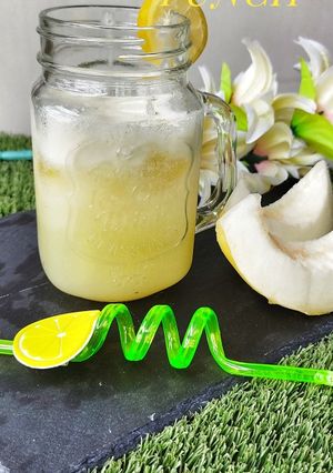 A picture of Melon pineapple punch.