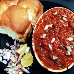 A picture of Pav bhaji.
