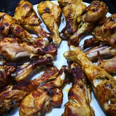 A picture of Grilled chicken drum stick.