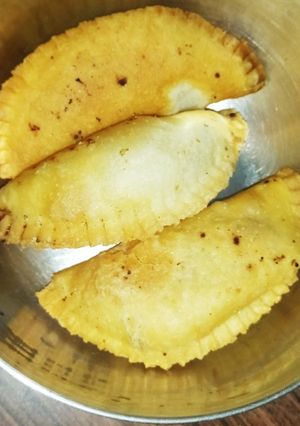 A picture of Ghujiya.