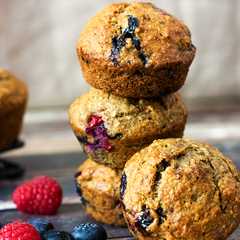 Healthy Banana-Blueberry Muffins রেসিপির প্রধান ছবি