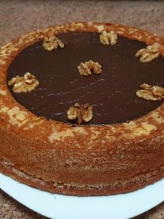Una foto de Bizcocho de naranja relleno con crema de chocolate