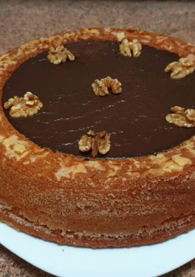 Una foto de Bizcocho de naranja relleno con crema de chocolate