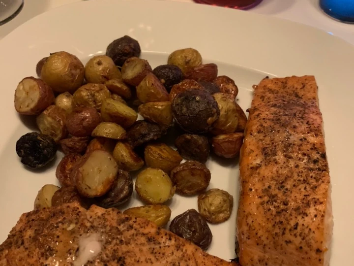 Recipe Air-Fried Honey Soy Salmon with Garlic Parmesan Potatoes the So Delicious Makes you drool