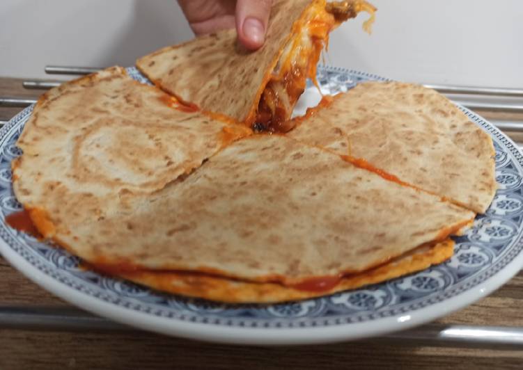 Quesadillas 3 quesos, de sobras (10 min)