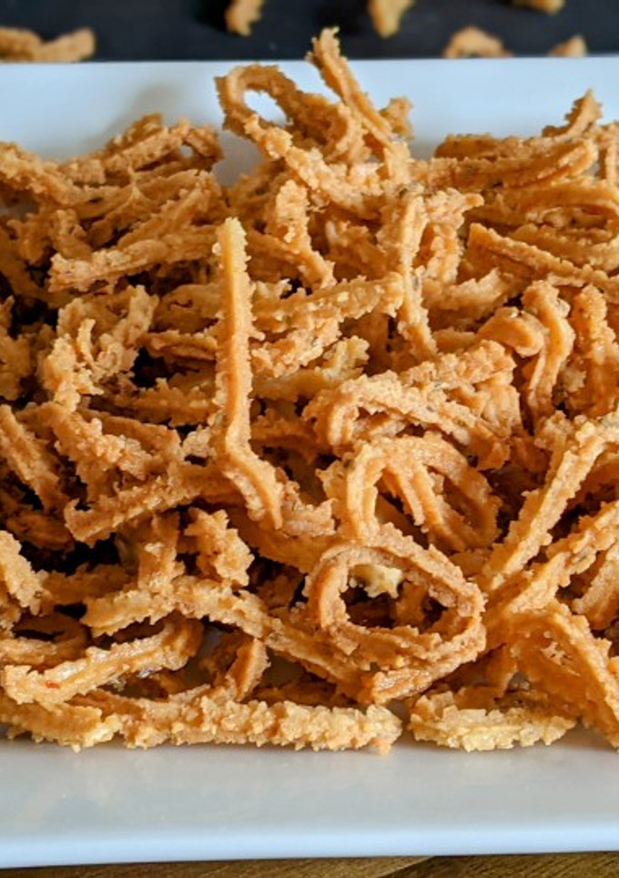 வெங்காய முறுக்கு செய்முறை முக்கிய புகைப்படம்