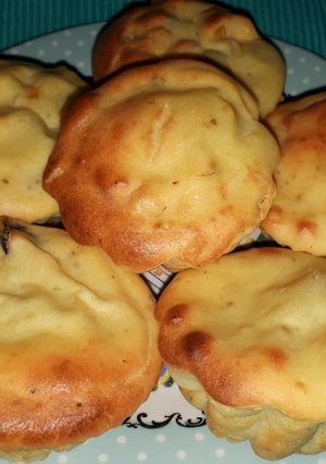 O poză a rețetei Brioșe cu ricotta, porumb și măsline.