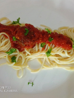 A picture of Spaghetti and meatballs.