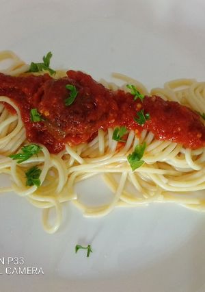 A picture of Spaghetti and meatballs.