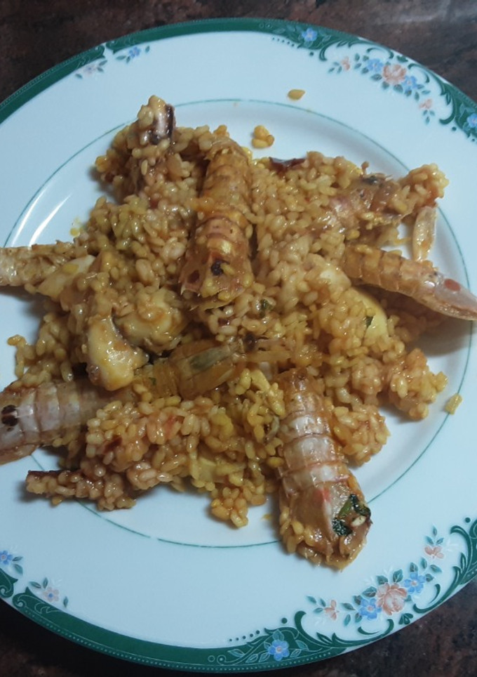 Una foto de Arroz con galeras y sepia