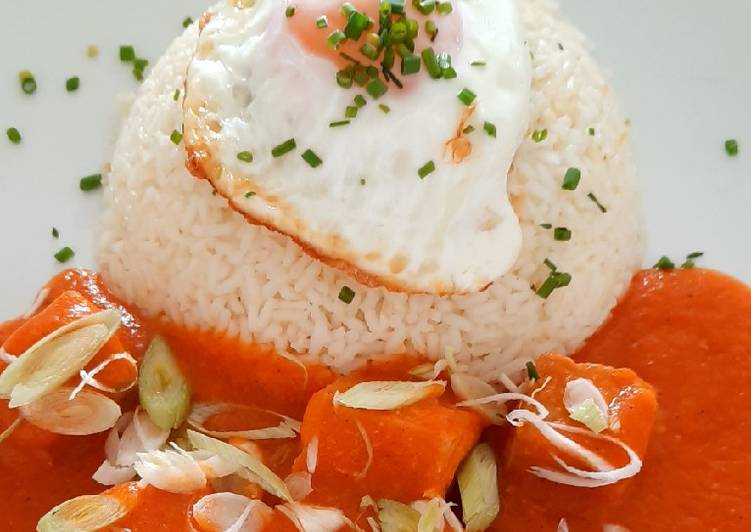 Arroz a la cubana con tacos de atún