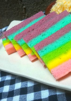 Foto resep Rainbow Cake Kukus Putih Telur