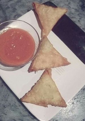 A picture of Pizzah samosah.