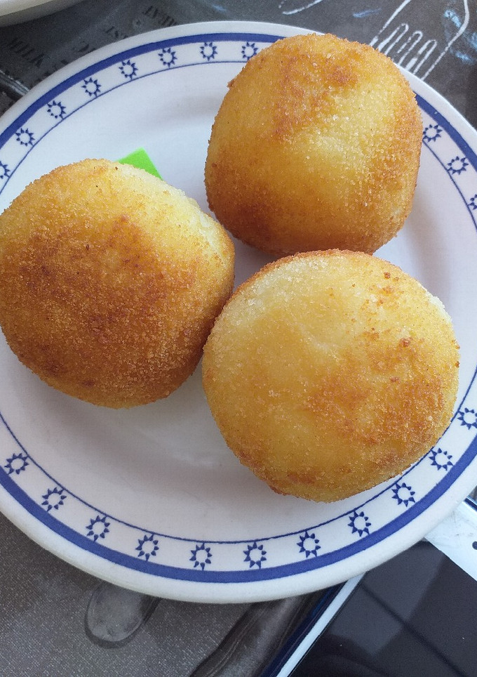 Una foto de Bombas de jamón York y queso