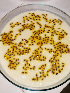 Una foto de Mousse de Maracuyá