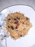 Spaghete chilli con carne