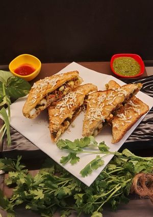 પનીર સેન્ડવીચ(Paneer sandwich recipe in Gujarati) રેસીપી મુખ્ય ફોટો