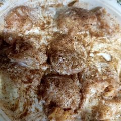 A picture of Dahi baray chaat.