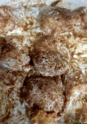 A picture of Dahi baray chaat.