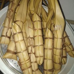 A picture of Lepet Ketan / Pulut.