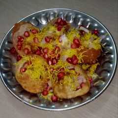 A picture of Sev puri / dahi puri chaat.