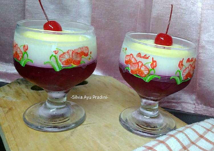 Milky dragon fruit pudding with vanilla vla