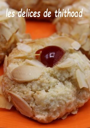Une photo de Petits fours Algériens aux amandes (Mchewek)