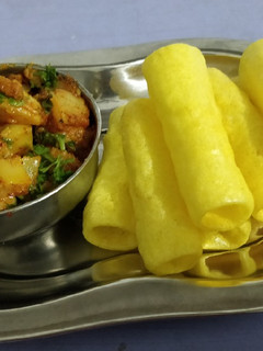 લસણીયા બટાકા (Lasaniya Bataka Recipe In Gujarati) રેસીપી મુખ્ય ફોટો