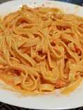 Tagliatelle con sugo di pomodorini ciliegino e burrata