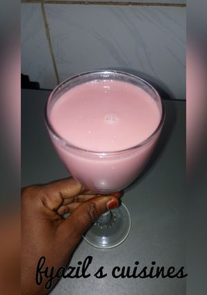 A picture of Kunun aya mai strawberry (#kunu contest).