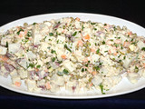 Ensalada de papas con arvejas verdes y albacora