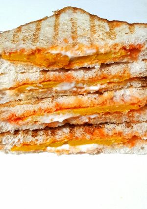A picture of Cheela Sandwich.