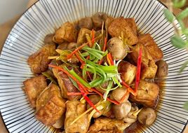Đậu hũ kho nấm rơm