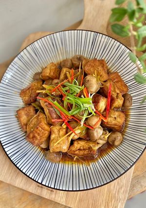 Hình của món Đậu hũ kho nấm rơm.