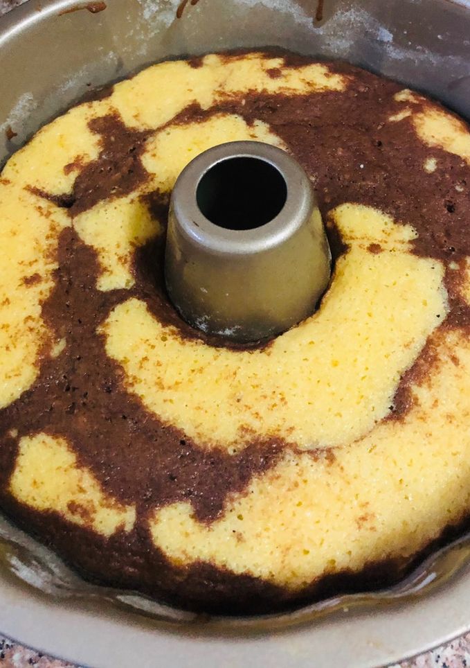 Una foto de Marmoleado de naranja y chocolate sencillo