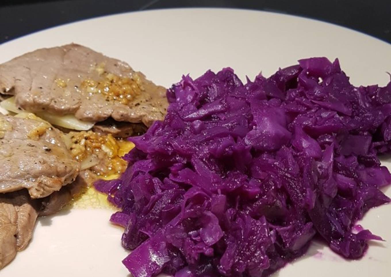 Col lombarda con manzana