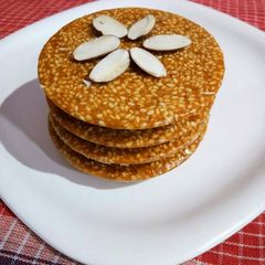 A picture of Gur teel ki chikki.
