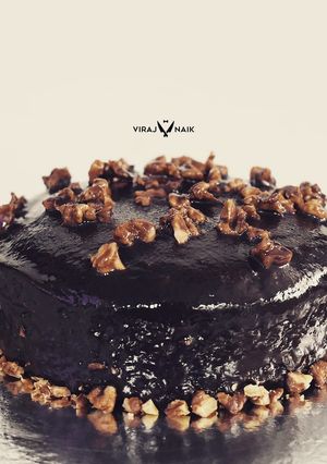 A picture of Chocolate Walnuts Cake.