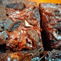 A picture of Fudgy Oreo brownies.