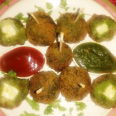 A picture of Spinach cheese ball.