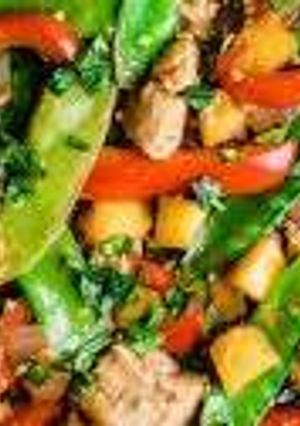 A picture of MANGO CHICKEN STIR-FRY.