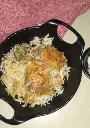 A picture of Chicken Tikka Biryani.