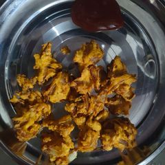 A picture of Onion pakoda.