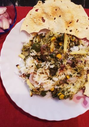 A picture of Hyderabadi dum biryani.