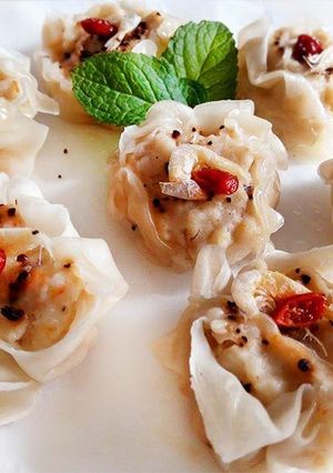 A picture of Seafood Shumai (Wonton Wrapper Shumai).