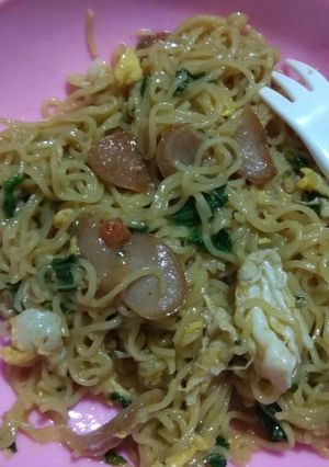 Foto resep MPASI Mi Goreng Telur Puyuh Bayam (kreasi dari Promina Sup Mi)