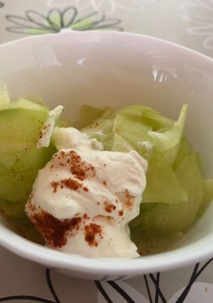Ecetes, tejfölös cukkini saláta recept fotója